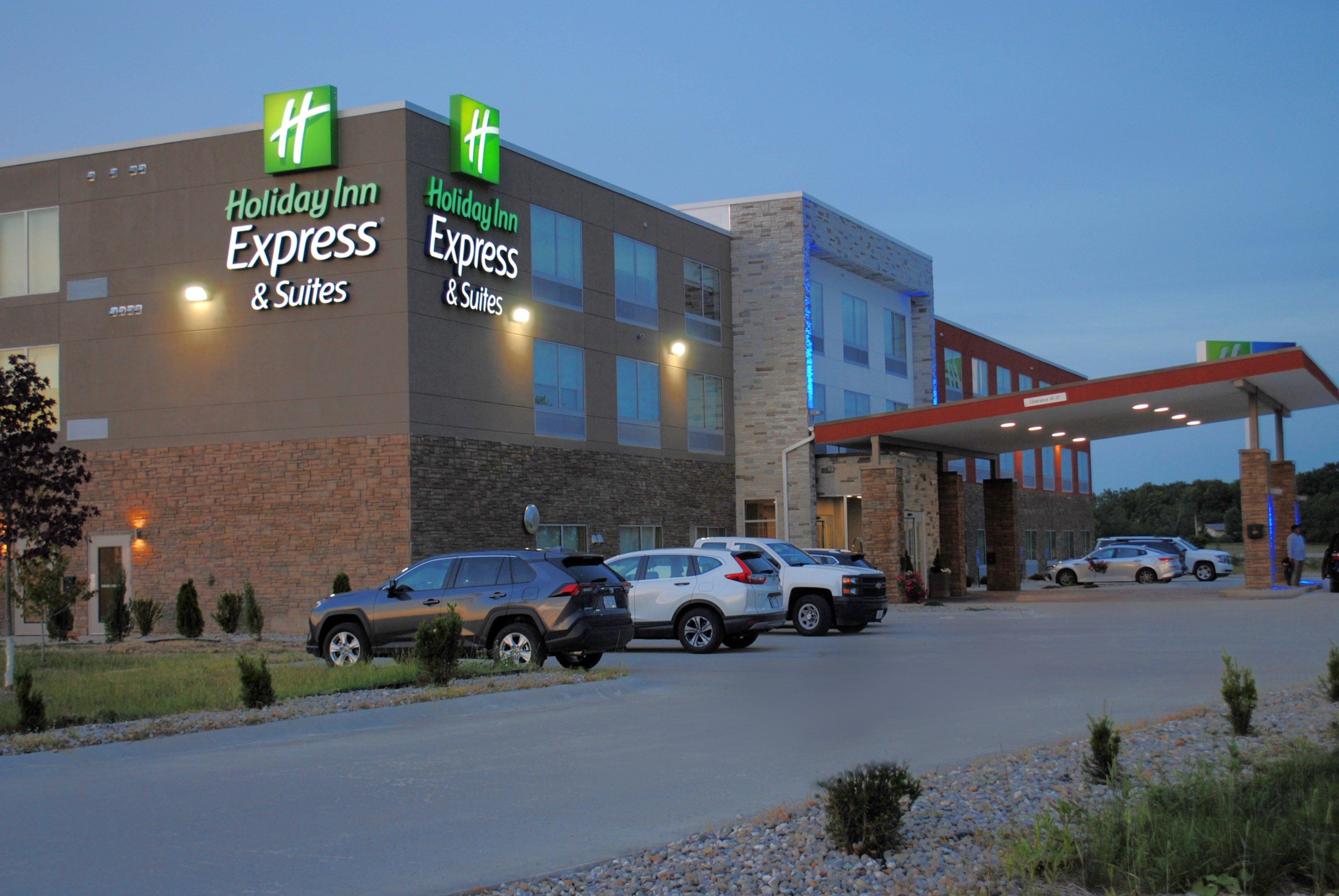 Holiday Inn Express & Suites - Columbia City By Ihg Exterior foto